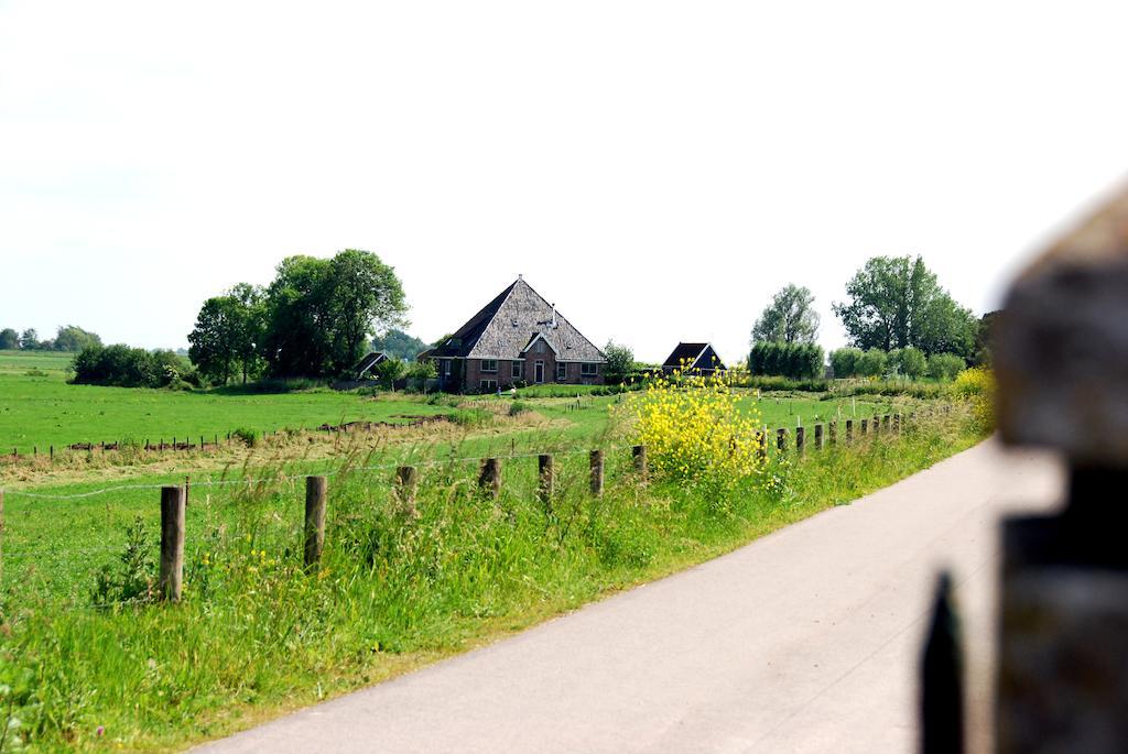 Bed In Waterland Bed & Breakfast บรุคอินวาเทอร์ลานด์ ภายนอก รูปภาพ